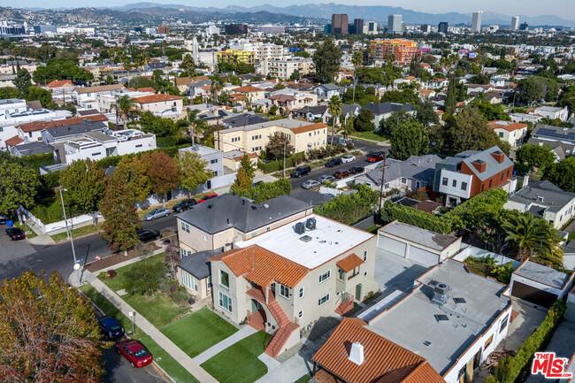 Building Photo - 1510 S Durango Ave