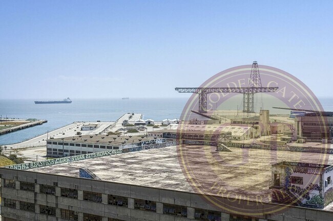 Building Photo - SF Shipyard - 3 BR, 2.5 BA Townhouse 1,634...