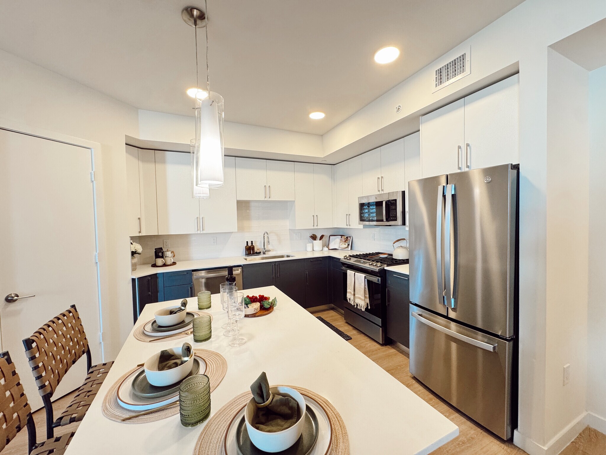 Building Photo - 19695 NE 23rd Ct