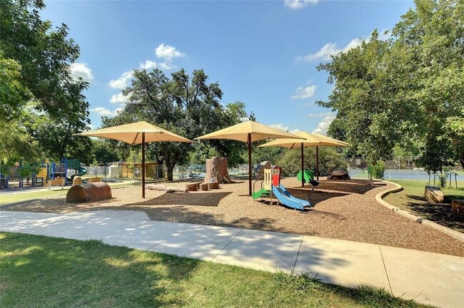 Building Photo - 4006 Lewis Ln