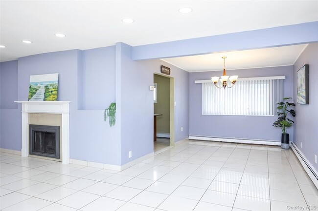Building Photo - 201 Sprucewood Dr