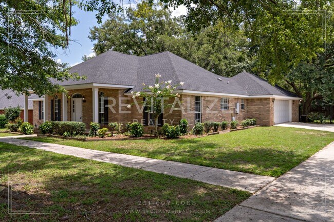Building Photo - COMING SOON!!!   Beautiful 3 Bedroom/3 Bathroom Home in Semmes!