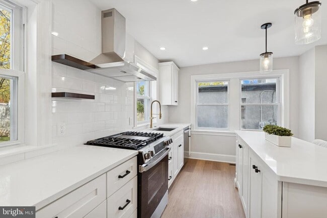 Building Photo - 2110 Bellemead Ave