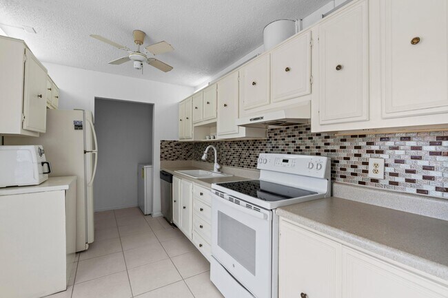 Building Photo - 315 Cape Cod Cir