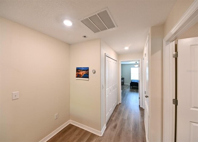Building Photo - 736 Royal Empress Dr