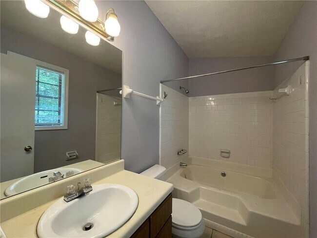 Building Photo - 5721 Glenn Hollow Ct