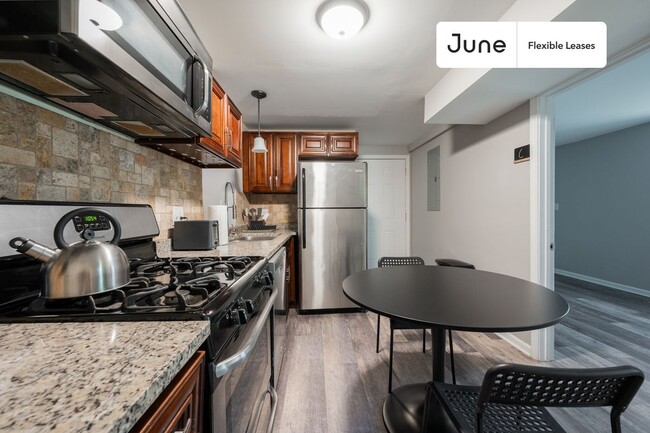Building Photo - 3516 W Belden Ave