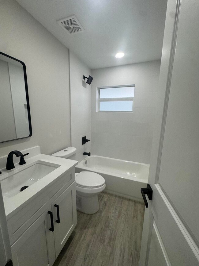 Building Photo - 2590 Hayden Dr
