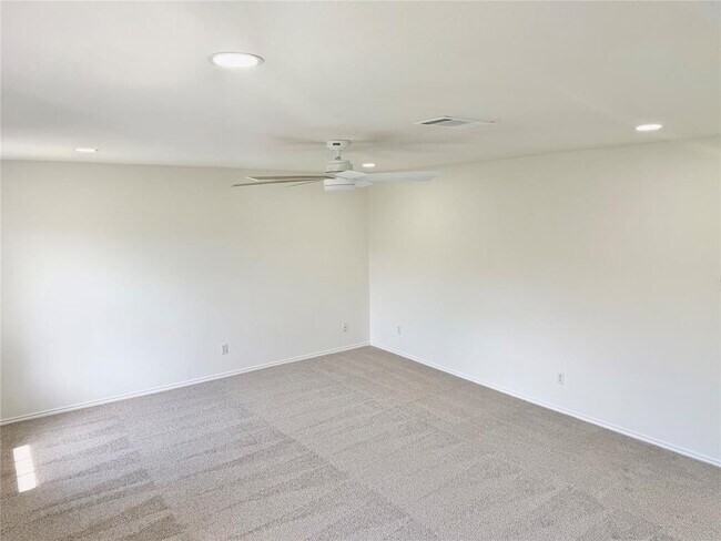 Building Photo - 11210 Kingsgate Dr
