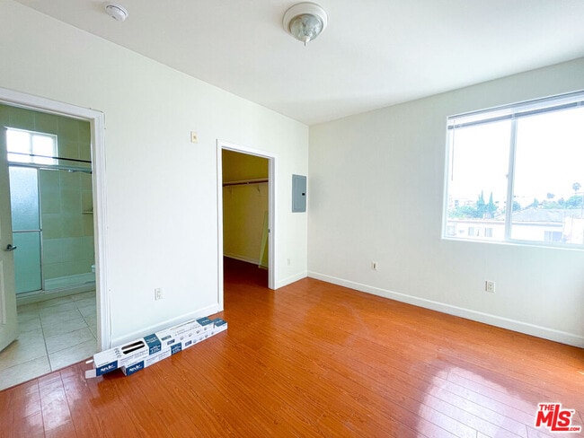 Building Photo - 1412 S Sherbourne Dr