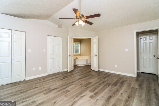 Building Photo - 3103 Waterford Ct