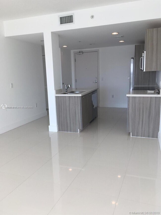 Building Photo - 6700 Indian Creek Dr