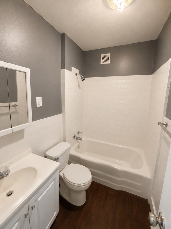 Building Photo - 12602 Locke Ave