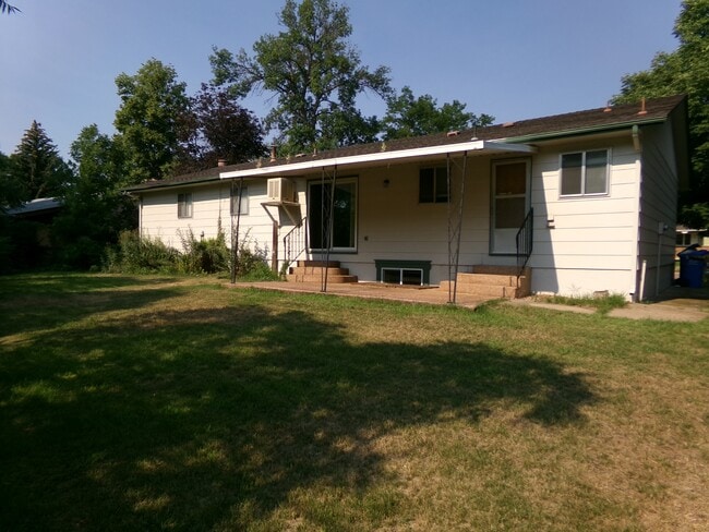 Building Photo - 1132 Ponderosa Dr