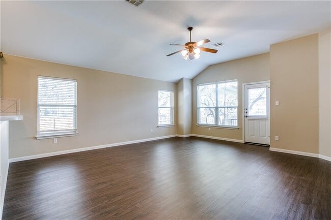 Building Photo - 1402 Shamitas Ct