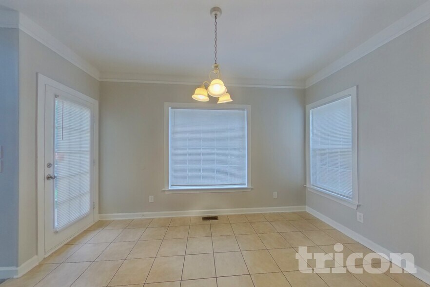Building Photo - 201 Clearmeadow Dr