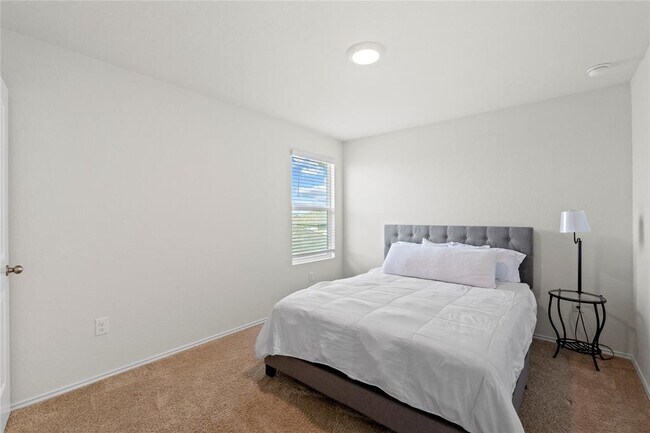 Building Photo - 14806 Bajada Rd