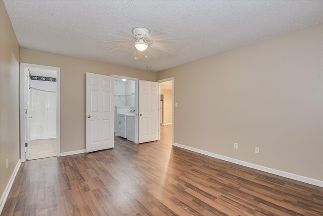 Building Photo - 128 Shelby Dr