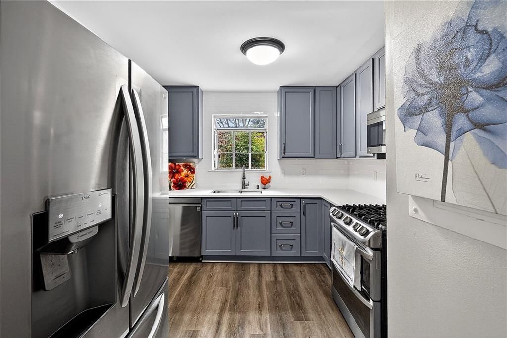 Building Photo - 679 Anderson Walk