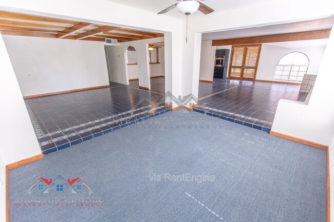 Building Photo - 8119 E Amelia Ave