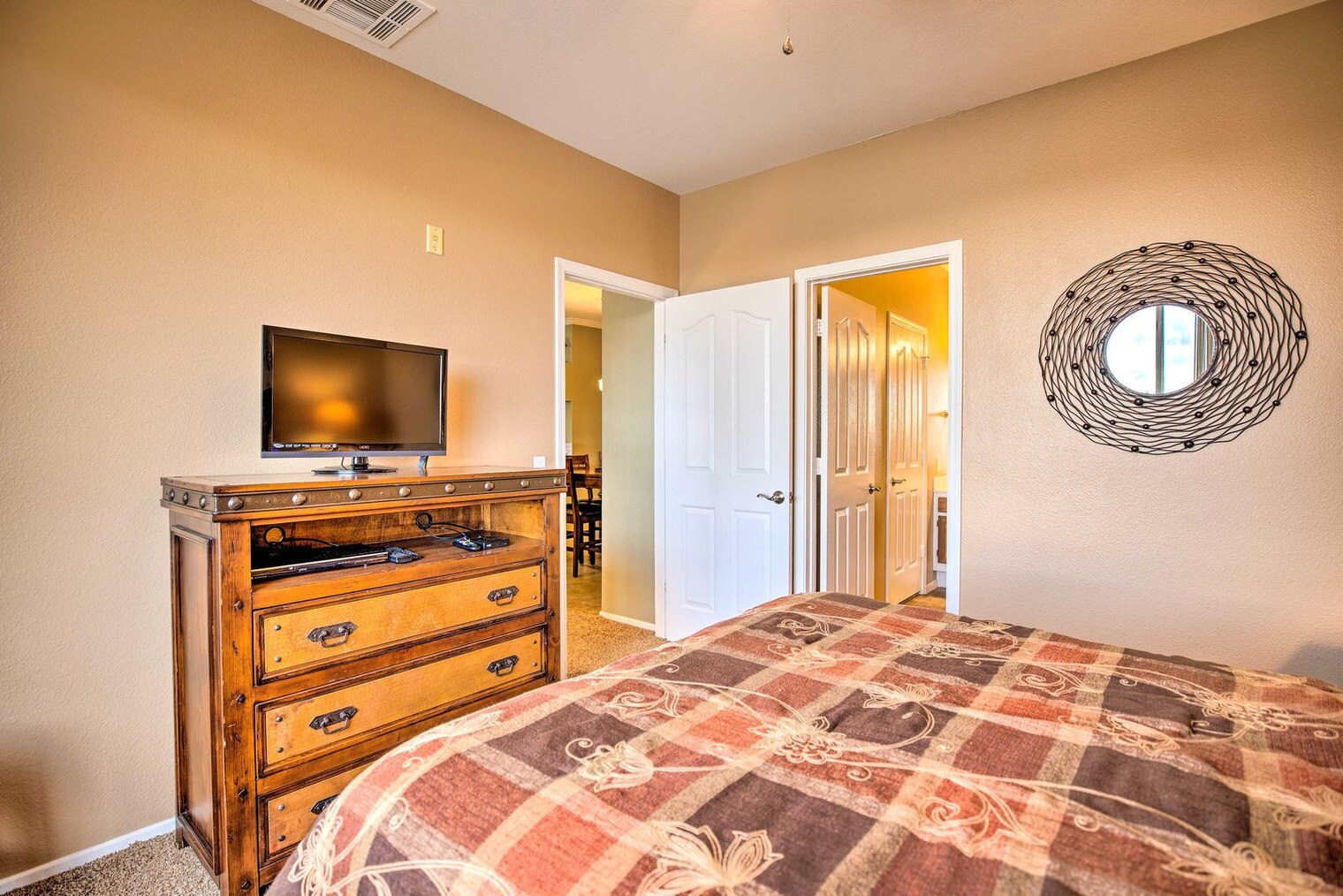 Building Photo - 16013 S Desert Foothills Pkwy