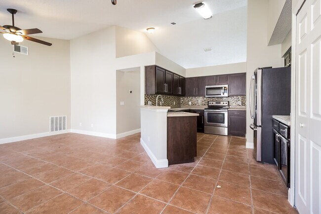 Building Photo - 10257 Winding Creek Ln