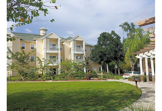 Laurel Oaks Senior Apartments Exterior - Laurel Oaks Senior