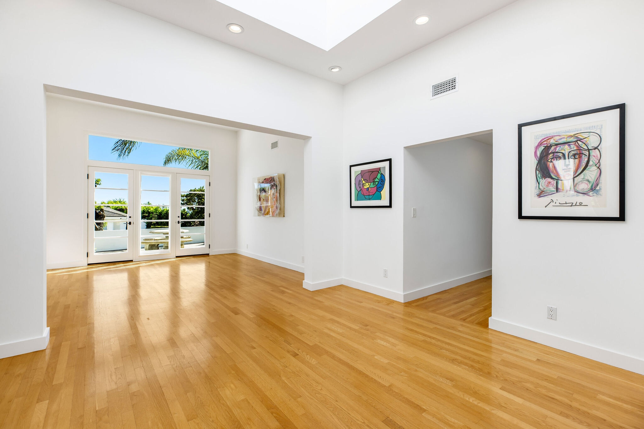 Building Photo - 341 Surfview Dr