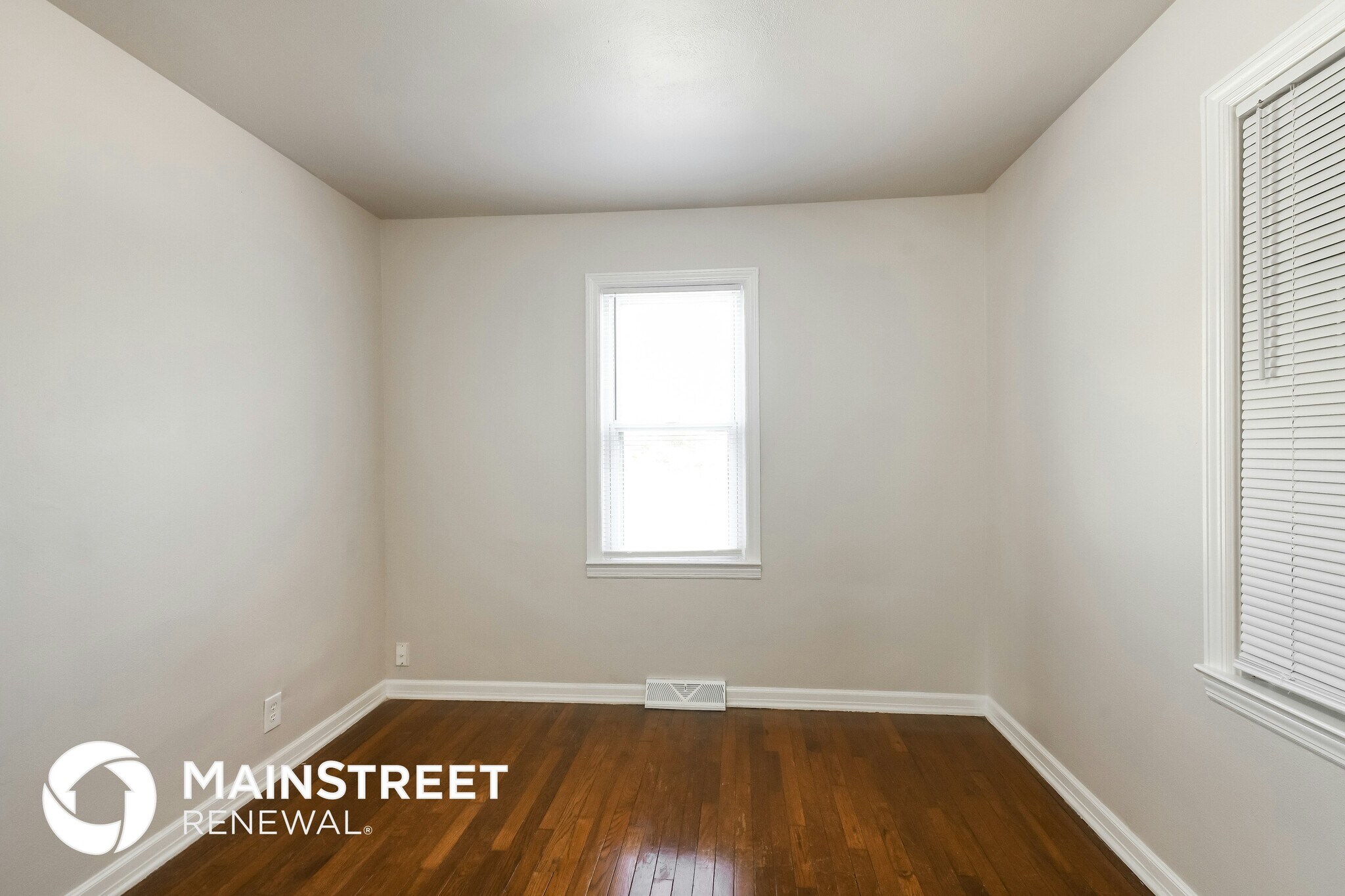 Building Photo - 1865 N Bazil Ave