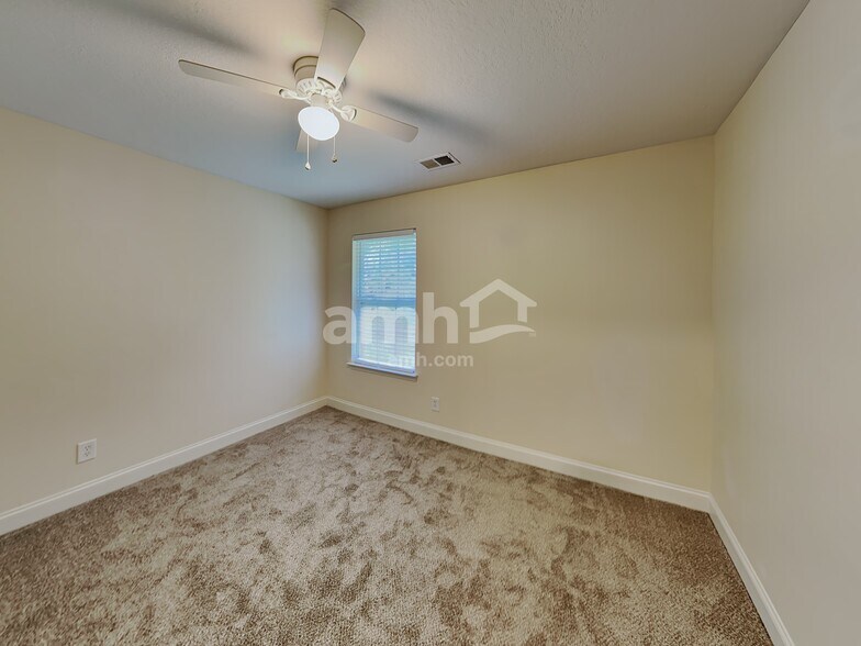 Building Photo - 1762 Woods Ln