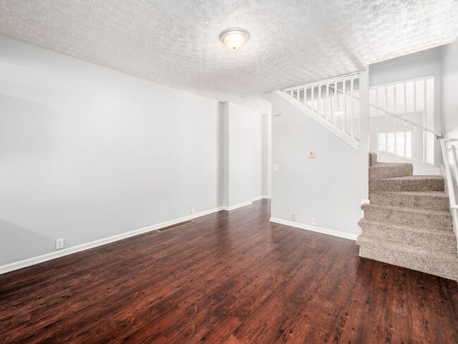 Building Photo - 421 E Mithoff St