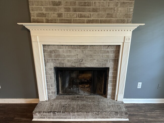 Building Photo - 209 Brighton Woods Dr