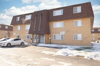 Building Photo - 10425 Natoma Ave