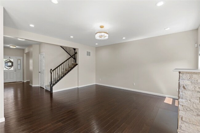 Building Photo - 184 Berry Manor Cir
