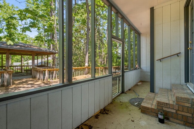 Building Photo - 2 bed/ 2 bath near Apalachee Pkwy!