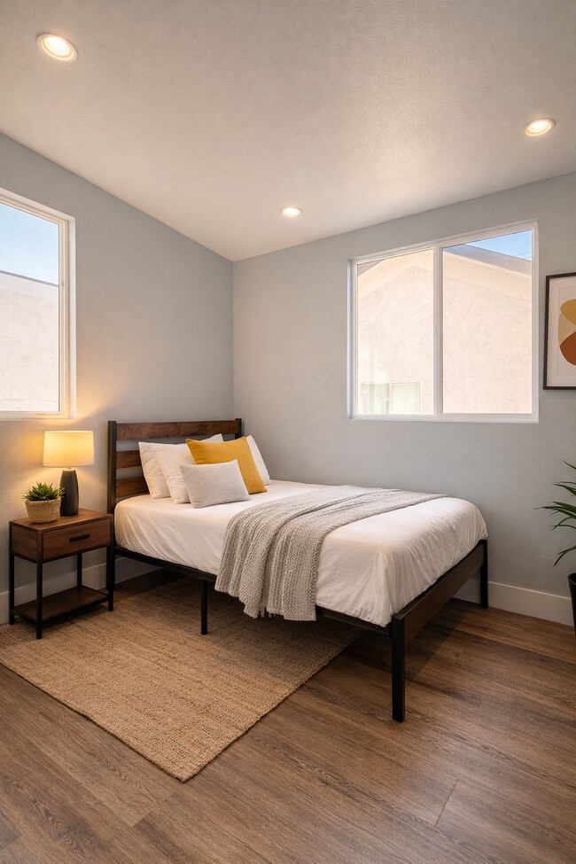 Building Photo - 608 E 29th St