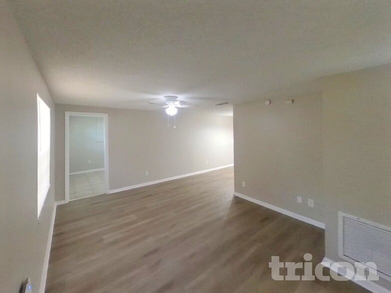 Building Photo - 804 Briarcliff Dr