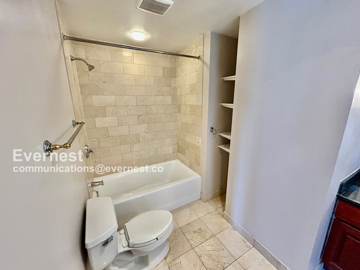 Building Photo - 195 14th St NE