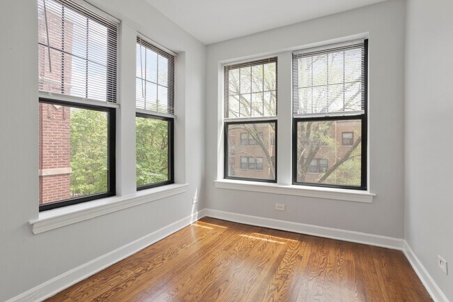 Building Photo - 7702 N Marshfield Ave