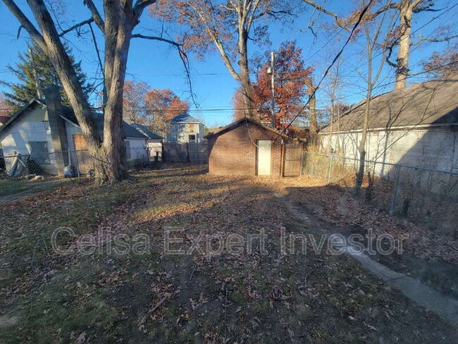 Building Photo - 3118 Robinwood Dr