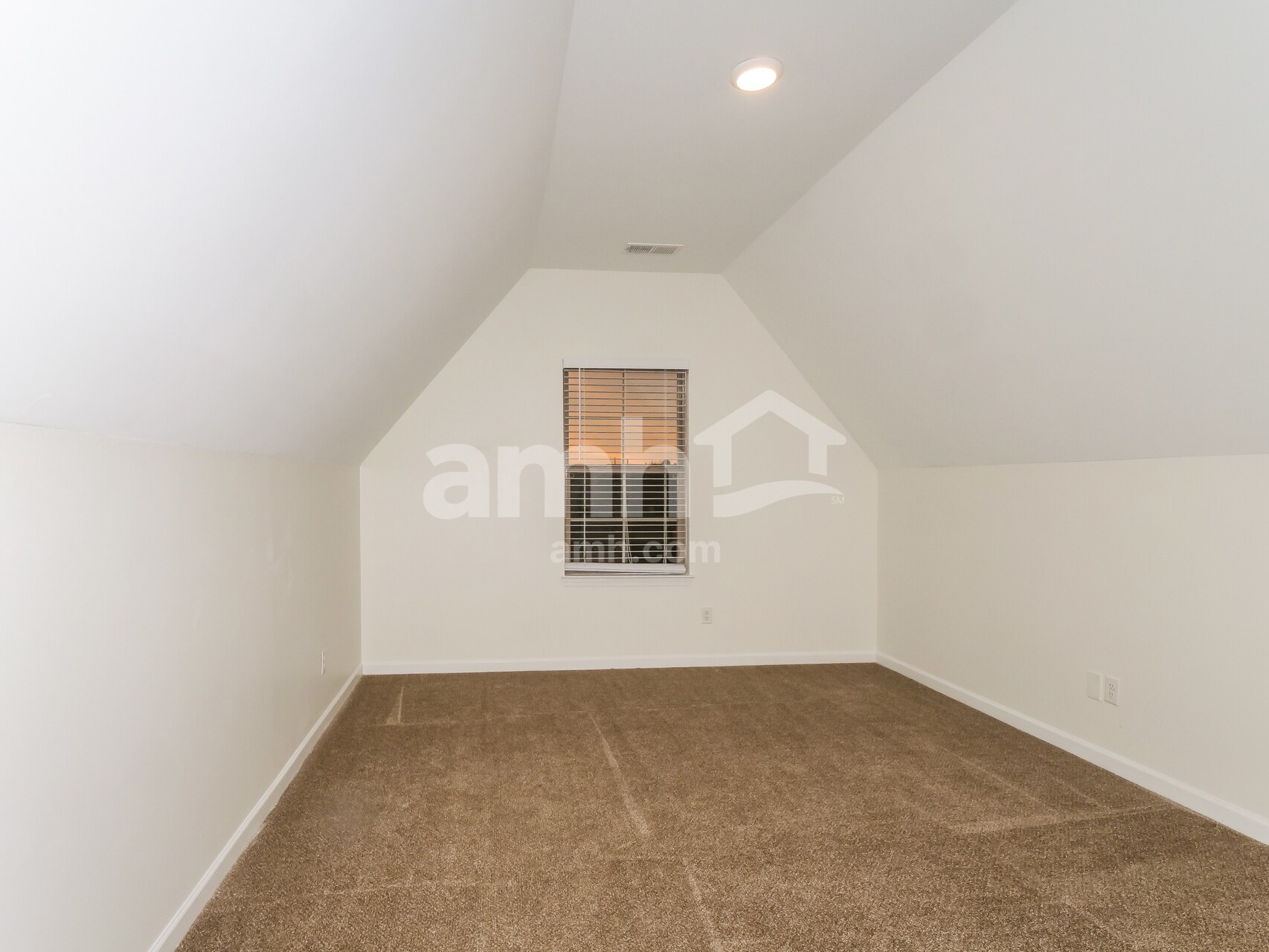 Building Photo - 45 Donna Lyn Dr