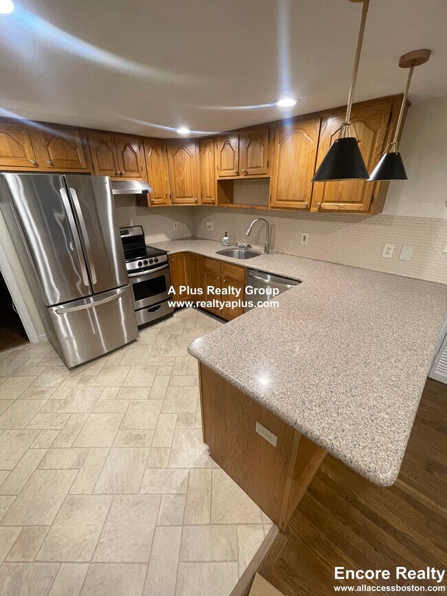 Building Photo - 842 South St