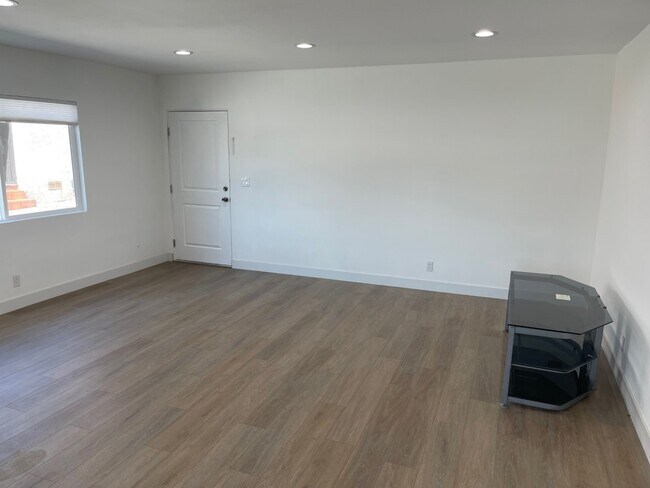 Building Photo - 12611 Barbara Ann St