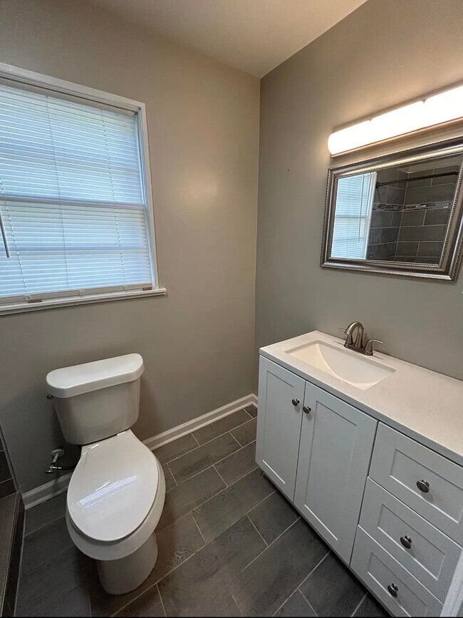 Building Photo - 540 Camellia Rd