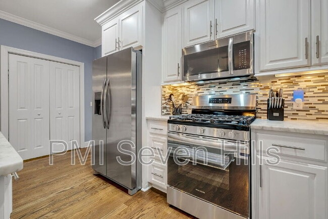 Building Photo - 828 N Duval St