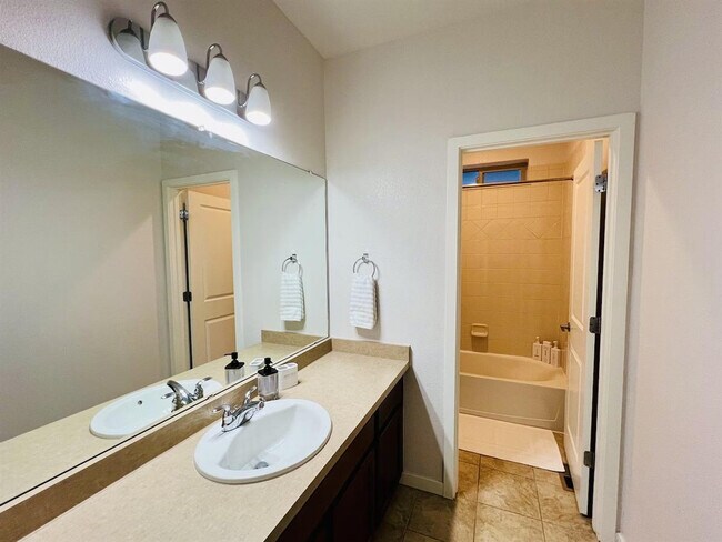 Building Photo - 15557 W 95th Ave