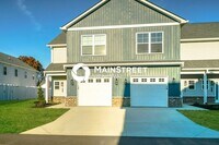 Building Photo - 3 Bedroom Pet-Friendly Home in Jeffersonville, IN with Main Street Renewal
