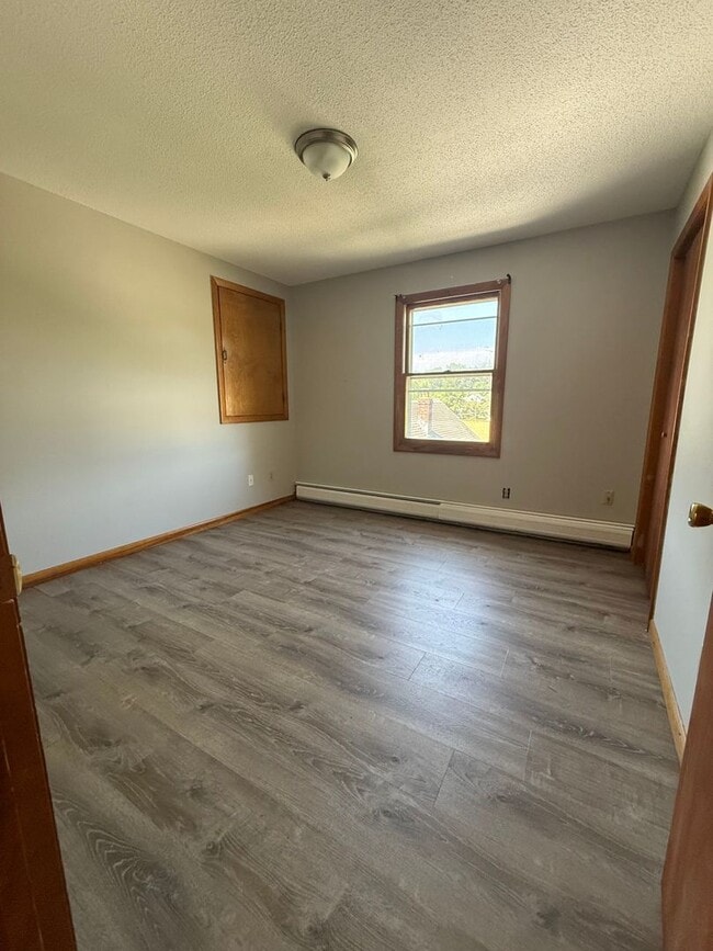 Building Photo - 66 Wynola Ave