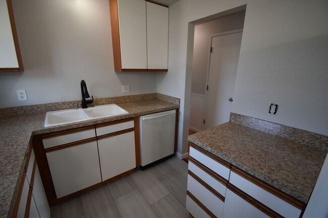 Building Photo - Elegant 4-Bedroom Corner-Lot Home