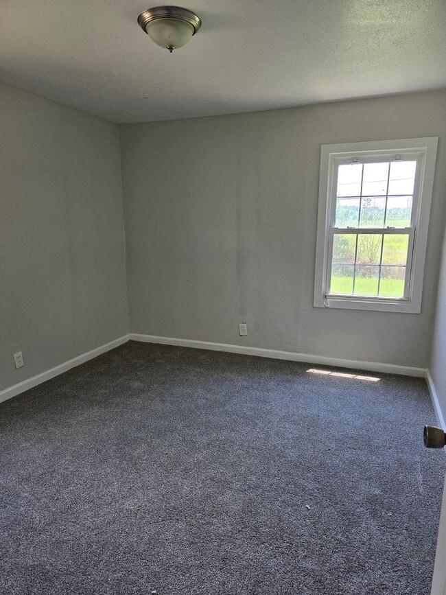 Building Photo - 610 St Monica Dr